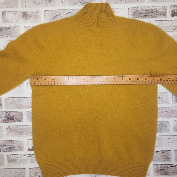 Liny Xin Gold Pure Merino Wool Mock Neck Sweater Size Medium (B29) - Picture 8 of 8